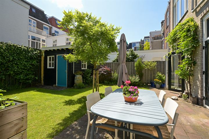 View photo 22 of Voltastraat 52