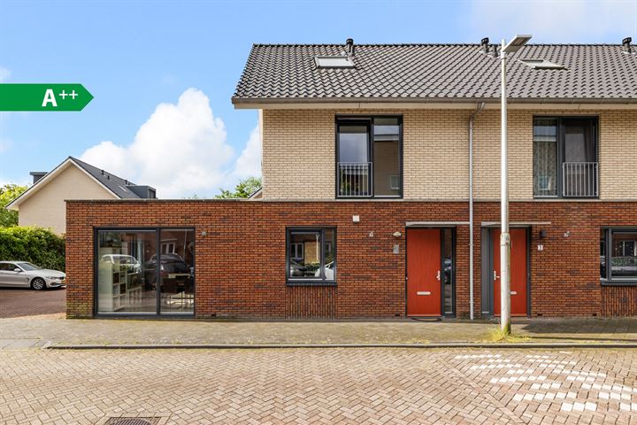 Bekijk foto 1 van Emile Hullebroeckstraat 5