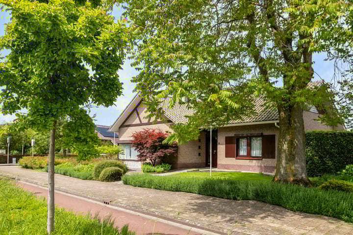 Foto 1 van Papegeulestraat 8