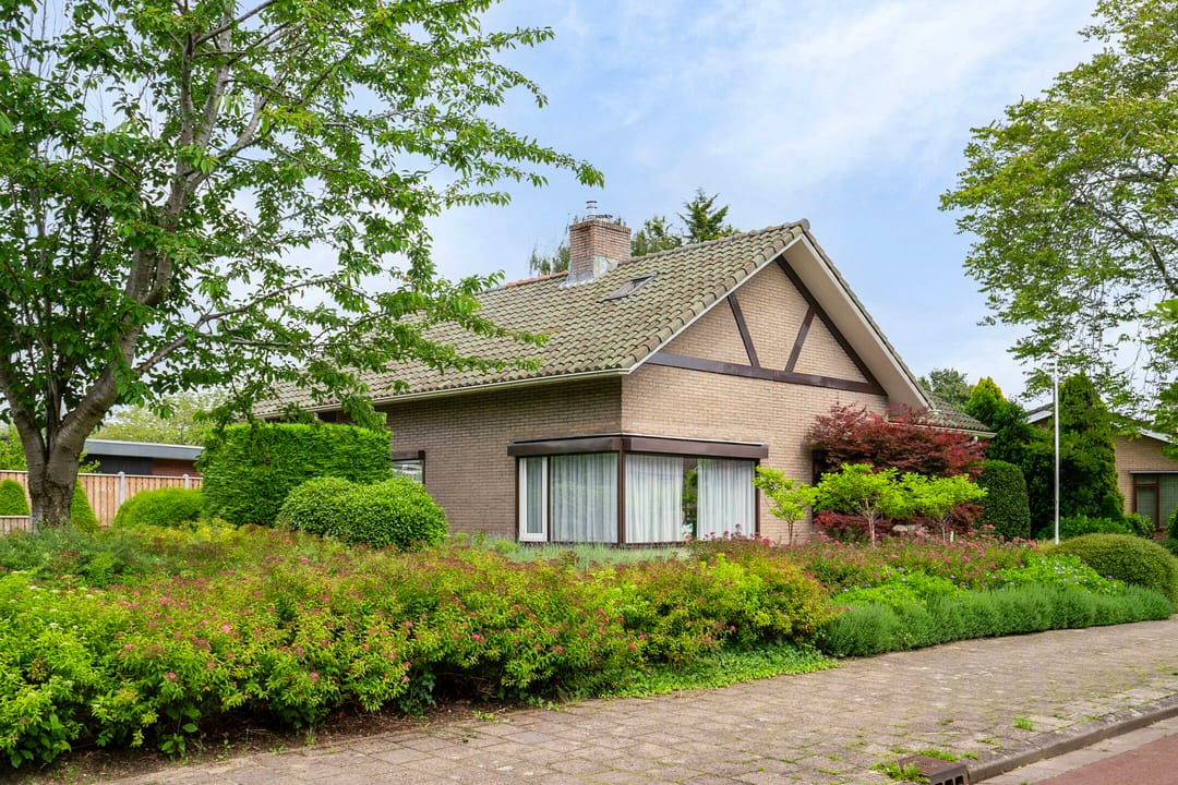 Photo 7 of Papegeulestraat 8