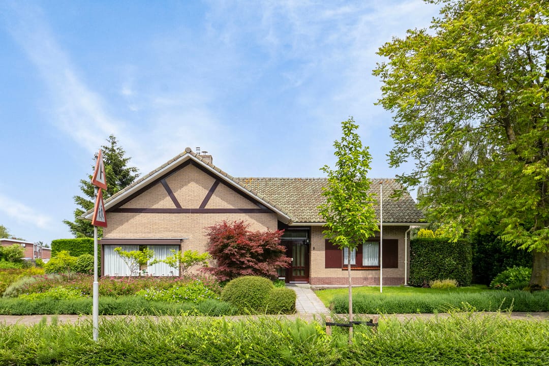 Photo 8 of Papegeulestraat 8