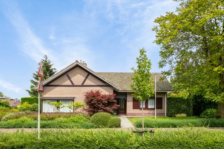 Foto 8 van Papegeulestraat 8