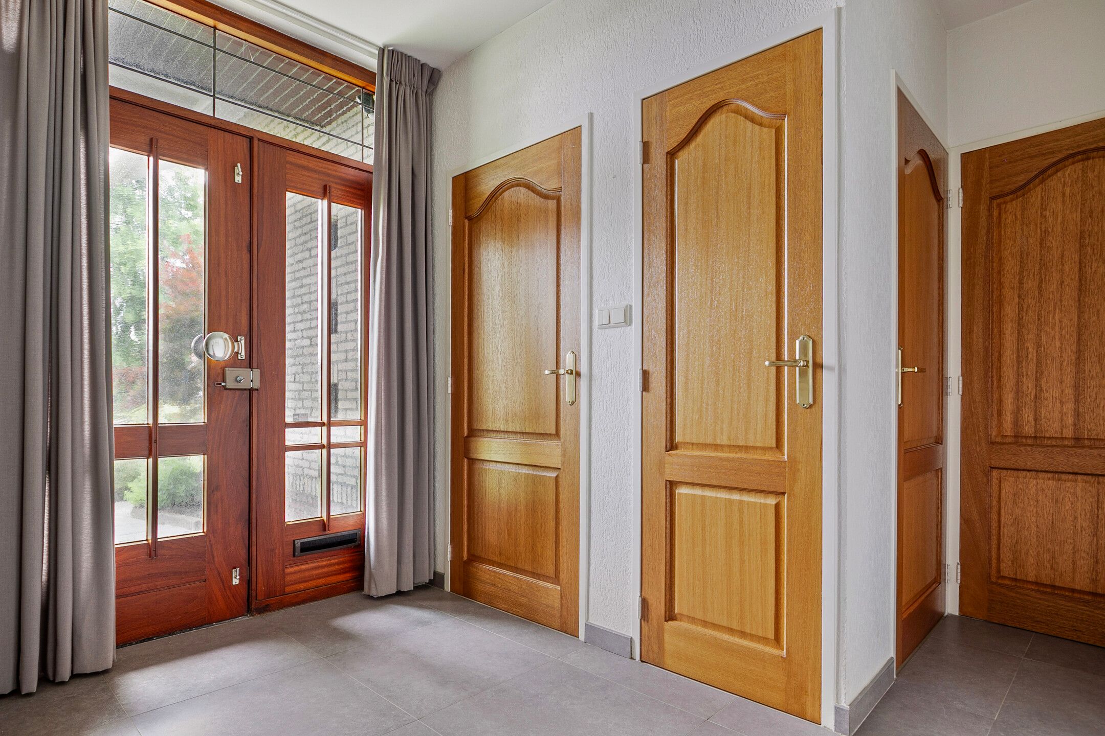 Photo 9 of Papegeulestraat 8