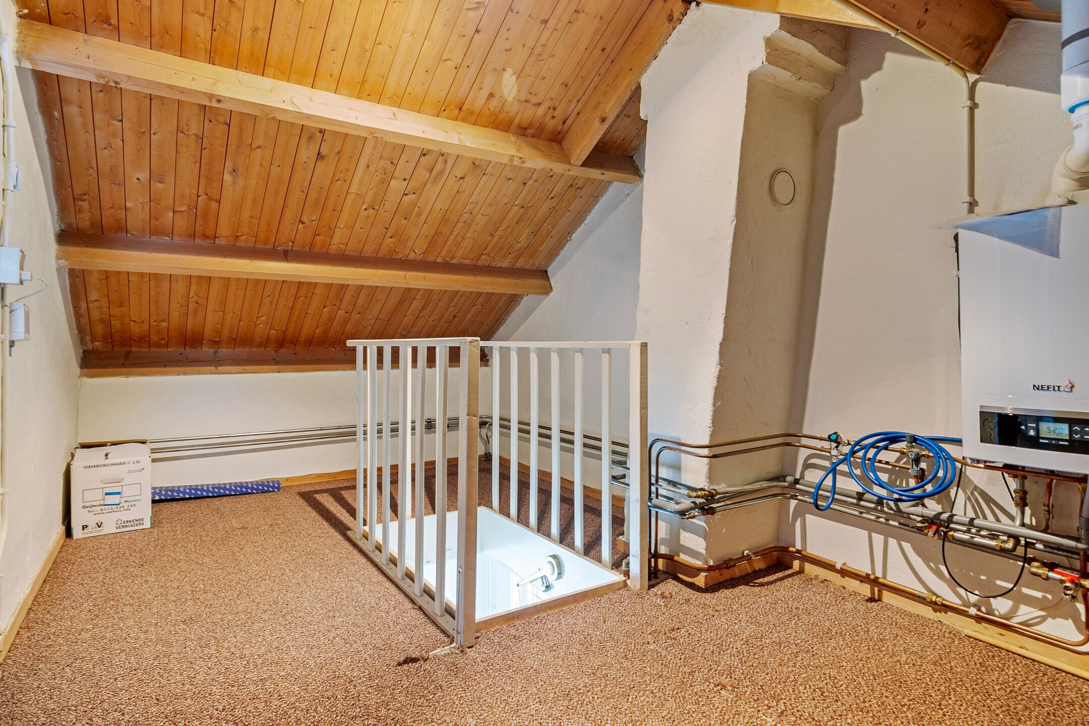 Photo 27 of Papegeulestraat 8