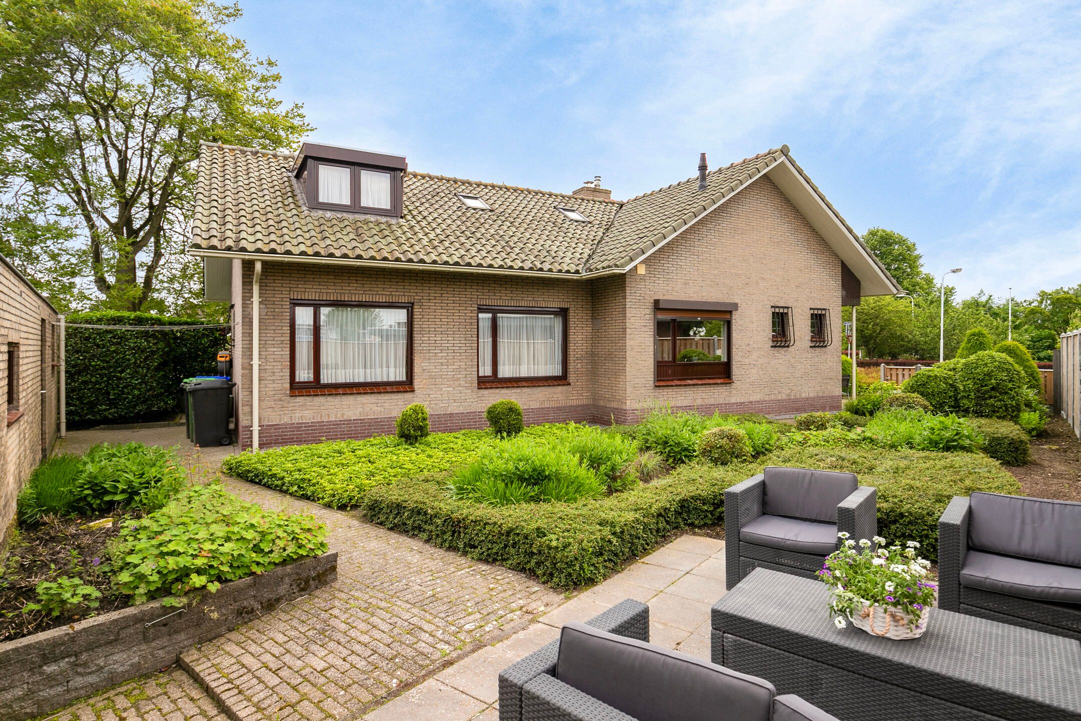 Photo 39 of Papegeulestraat 8