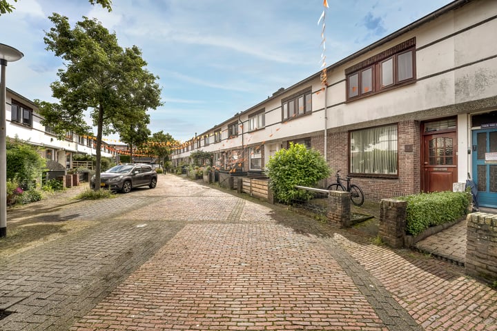 Bekijk foto 2 van Leliestraat 4