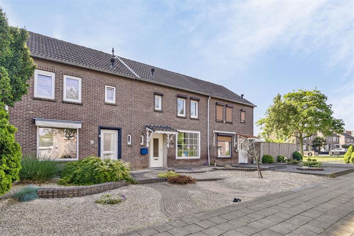 Bekijk foto 1 van Irisstraat 18