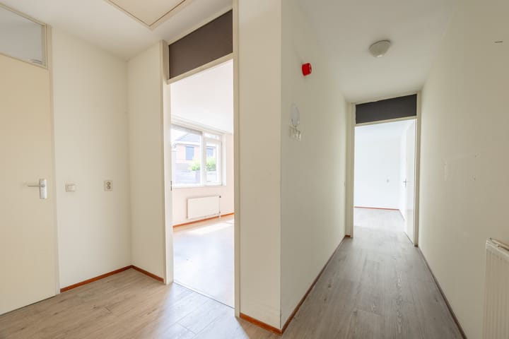 Foto 14 van Burg.van Banningstraat 9