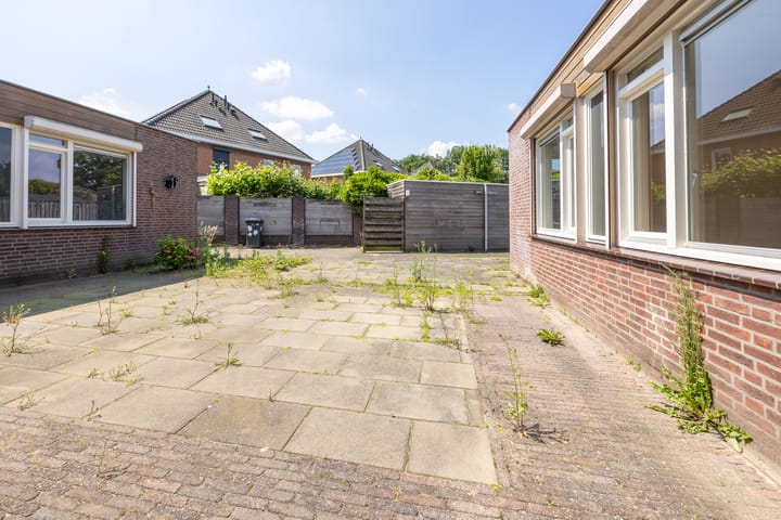 Foto 23 van Burg.van Banningstraat 9