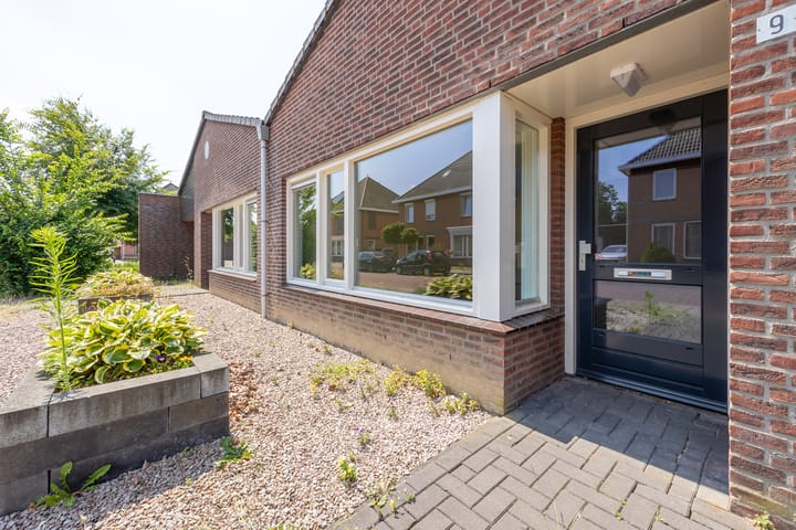 Foto 28 van Burg.van Banningstraat 9