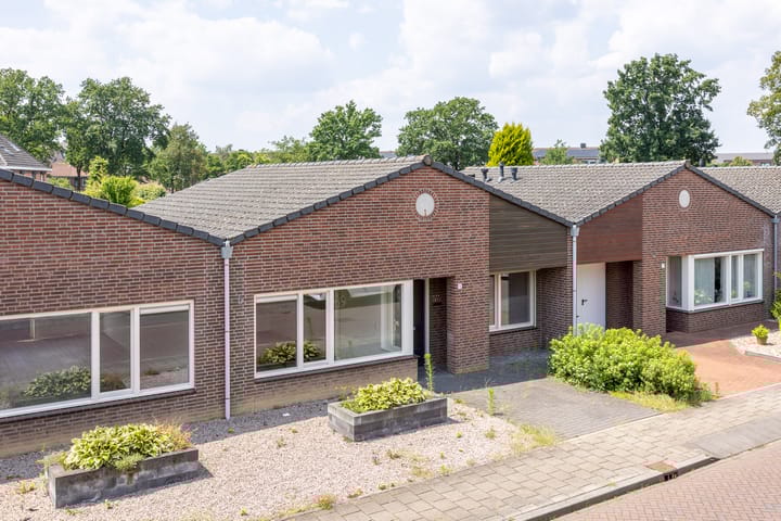 Foto 29 van Burg.van Banningstraat 9