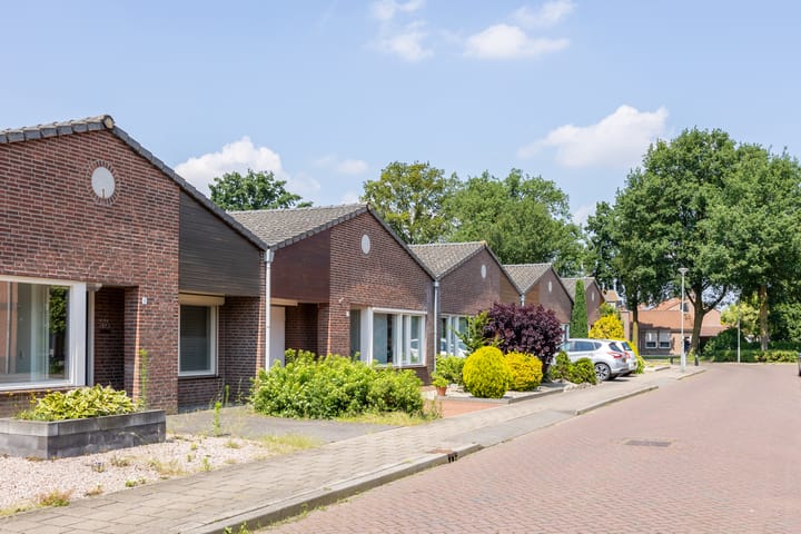 Foto 34 van Burg.van Banningstraat 9