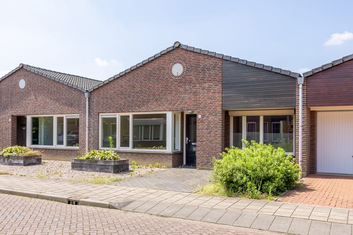 Foto 35 van Burg.van Banningstraat 9