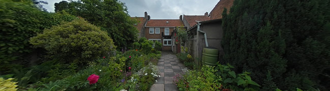 View 360° photo of Achtertuin of Lange Heerenstraat 37