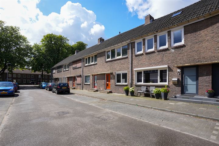 Bekijk foto 32 van De Genestetstraat 16