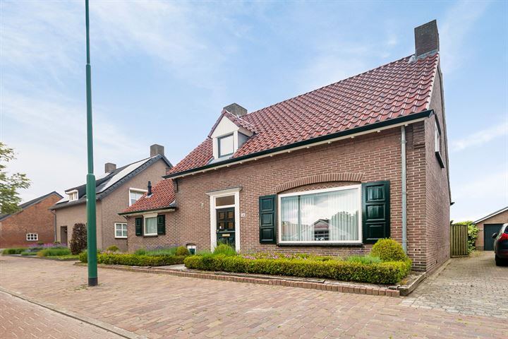 Bekijk foto 2 van Dorpstraat 136