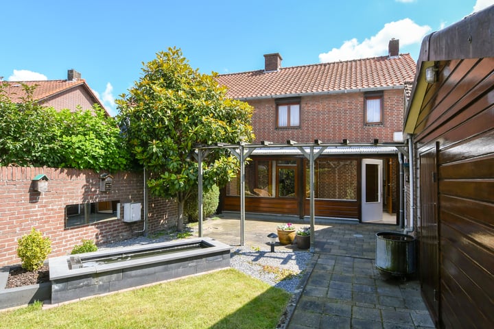 View photo 16 of Burgemeester Aquariusstraat 34