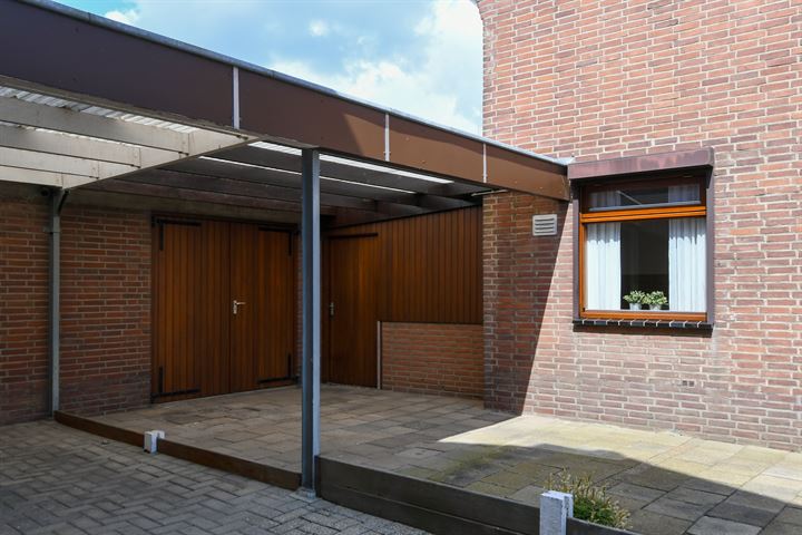 View photo 21 of Burgemeester Aquariusstraat 34