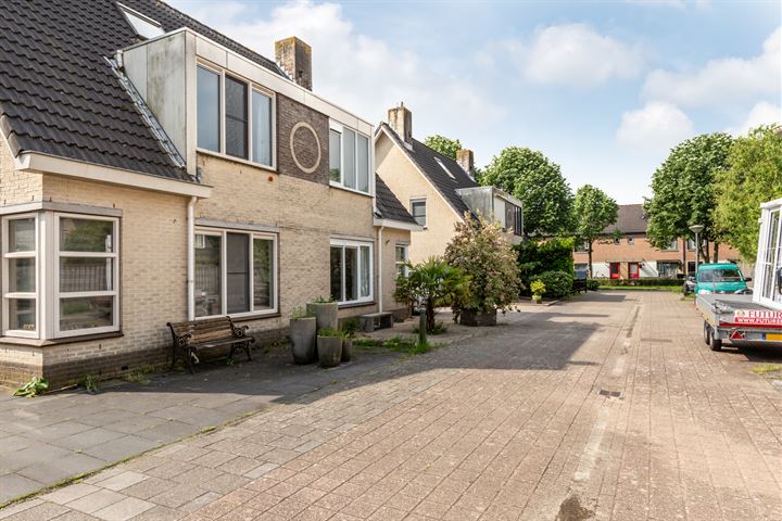 Bekijk foto 34 van Pandabeerstraat 5