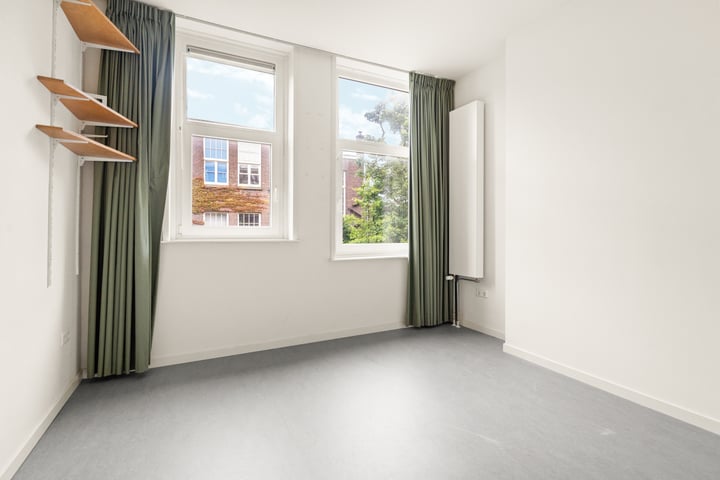 Bekijk foto 15 van Busken Huetstraat 8-2