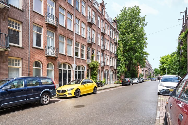 Bekijk foto 35 van Busken Huetstraat 8-2