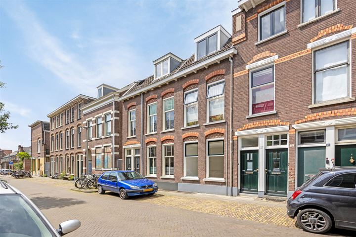 Bekijk foto 2 van Agnietenstraat 62