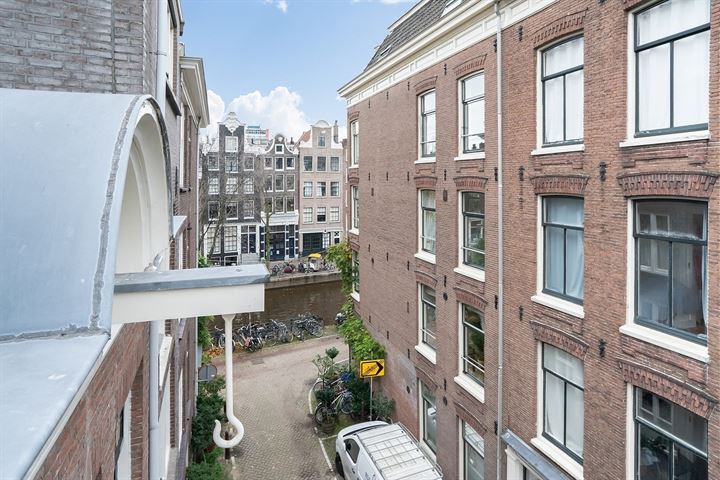 View photo 31 of Langestraat 4