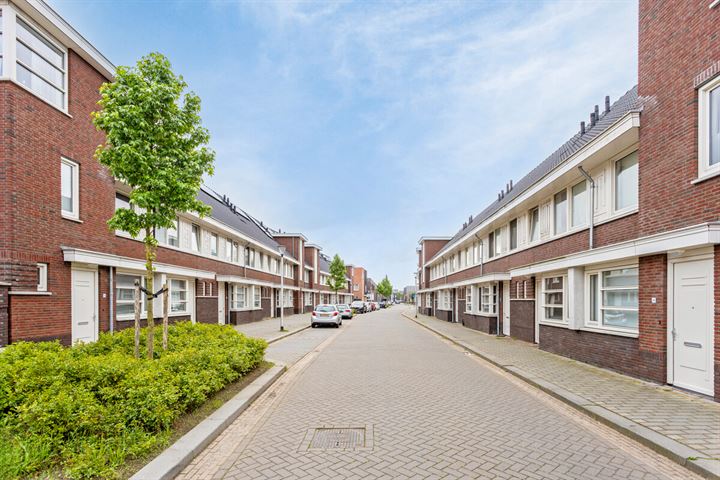 Bekijk foto 2 van Beverstraat 15