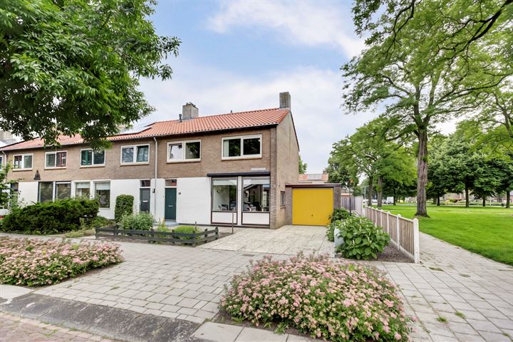 Bekijk foto 1 van Groenlandstraat 49