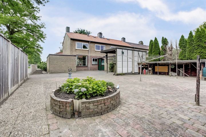 Bekijk foto 32 van Groenlandstraat 49