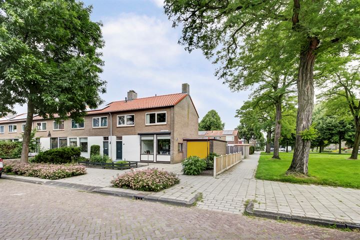 Bekijk foto 37 van Groenlandstraat 49