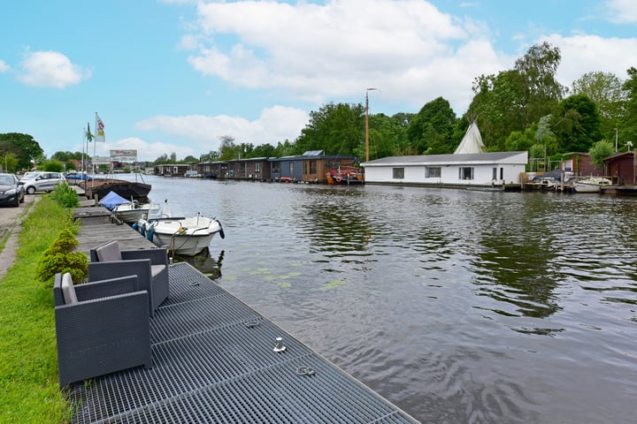 Bekijk foto 3 van Nieuwemeerdijk 168