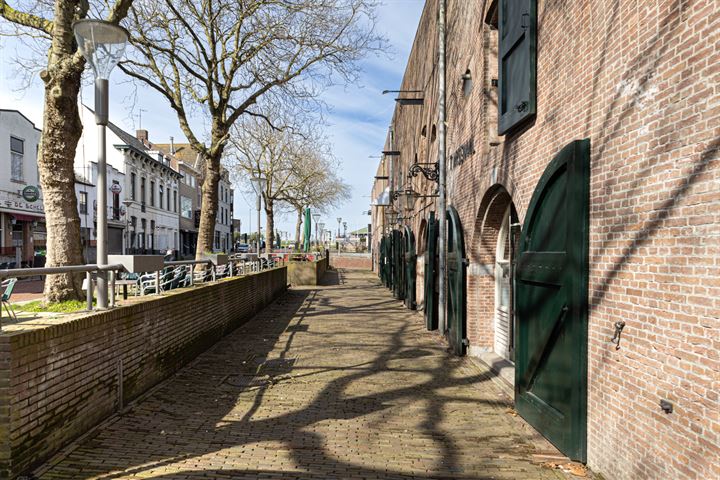 Bekijk foto 32 van Burgemeester Geillstraat 17