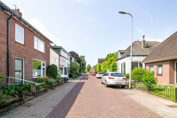 View photo 33 of Baankstraat 9