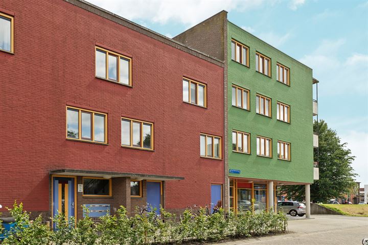 Bekijk foto 1 van Scharlakenstraat 43