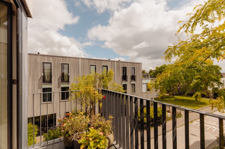 Foto 42 van Mattenbiesstraat 154