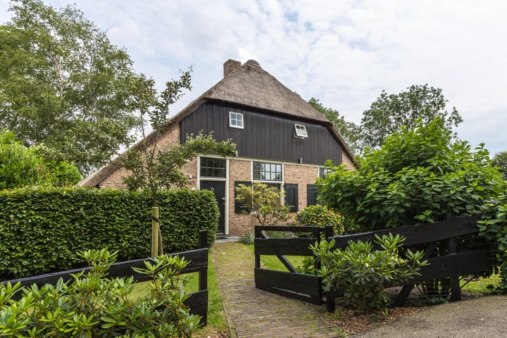 View photo 66 of Binnenpad 143