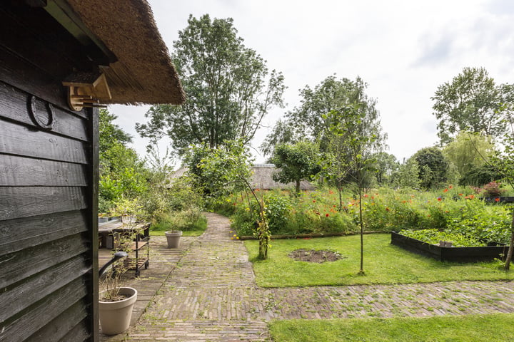 View photo 14 of Binnenpad 143