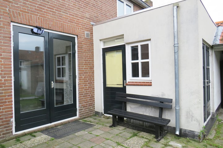 View photo 7 of Adrianus Loeffstraat 2