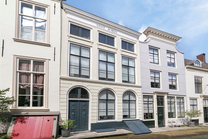 Bekijk foto 2 van Molstraat 15