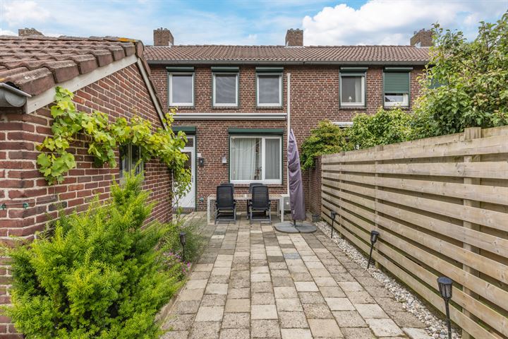 Bekijk foto 45 van Klaverstraat 9