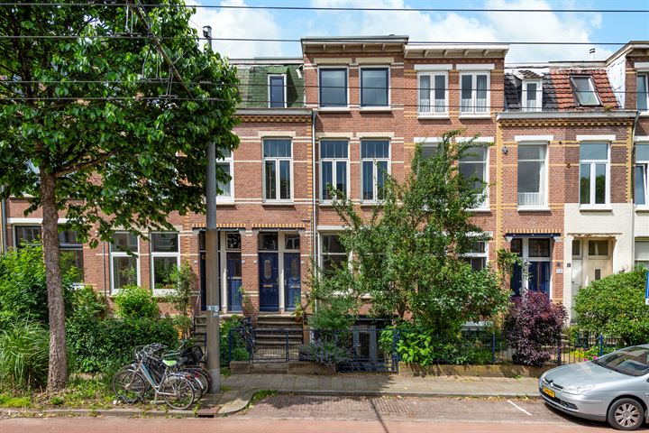 View photo 1 of Graaf Lodewijkstraat 18