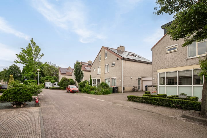 Bekijk foto 39 van Meester van Goerlestraat 19