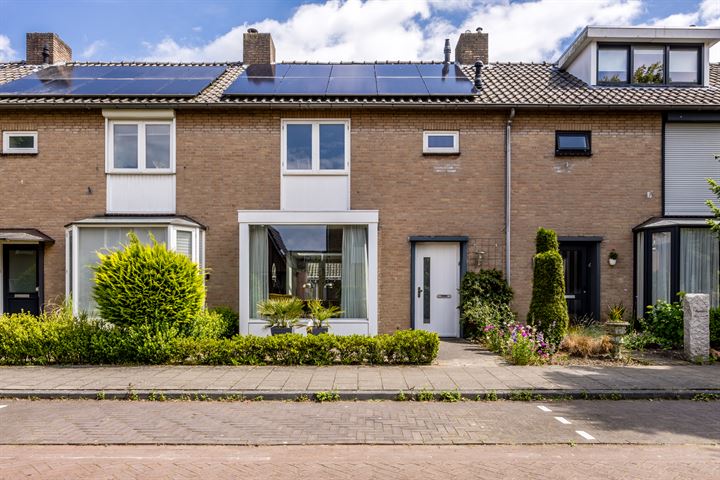 Bekijk foto 1 van Lijsterbesstraat 8