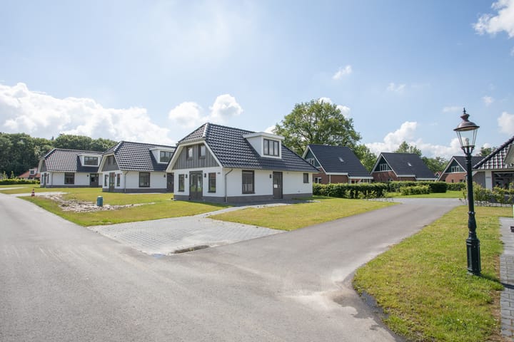 Photo 2 of Bruine Hoopsweg 6-AZ266