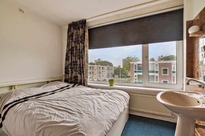 Bekijk foto 9 van Van Wijngaardenlaan 78