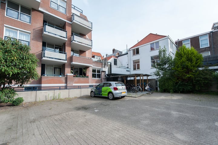 View photo 5 of Pieterstraat 56