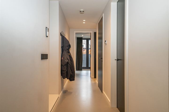 View photo 5 of Raamstraat 33-F