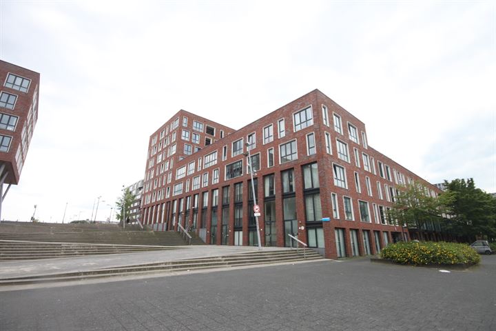 Bekijk foto 18 van Bijlmerdreef 272