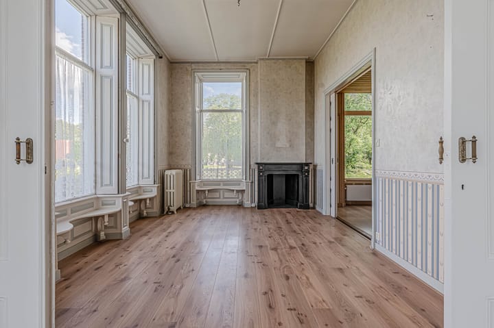 Photo 13 of Oosteinde 45